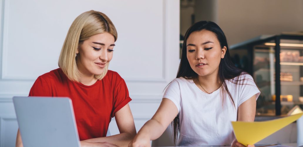 Outubro Rosa: O que é e 15 ações para fazer na empresa